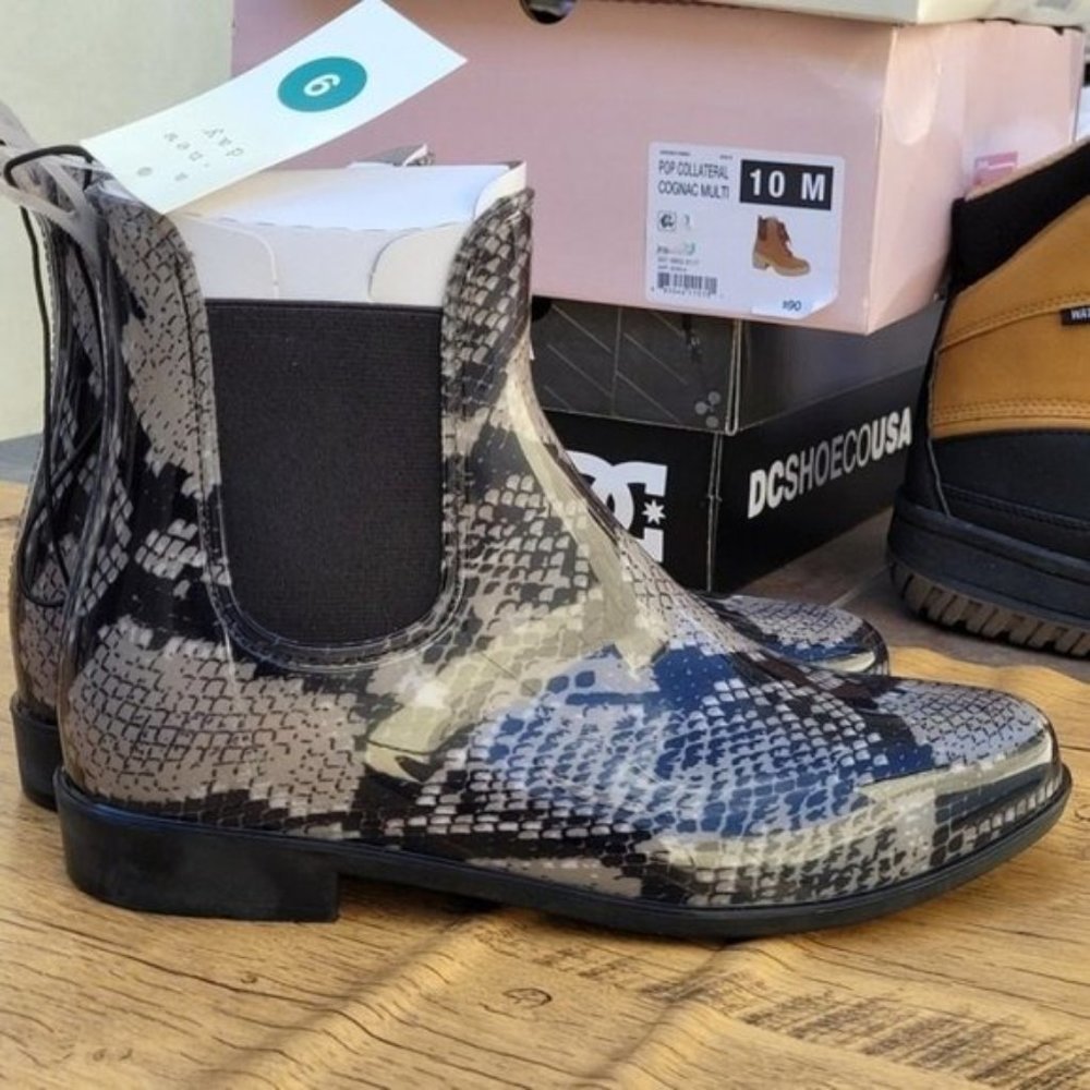 Waterproof Chelsea Ankle Boots Sz 9